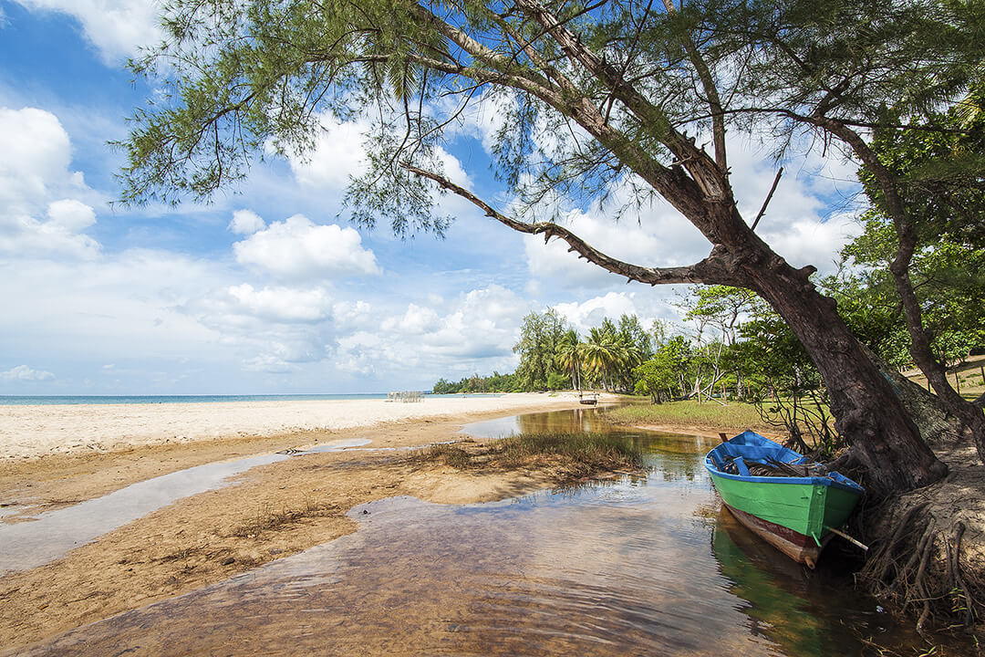 Bai Ong Lang (Ong Lang Beach)