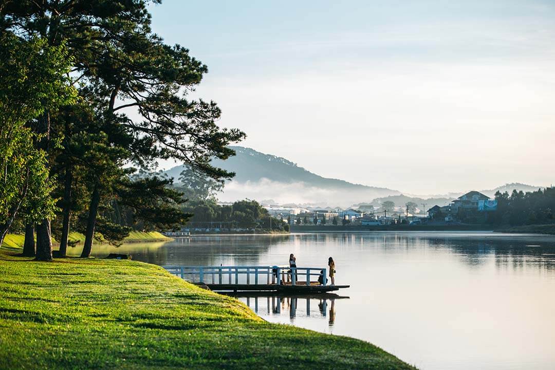 The Morning is the best time of day to visit Xuan Huong lake