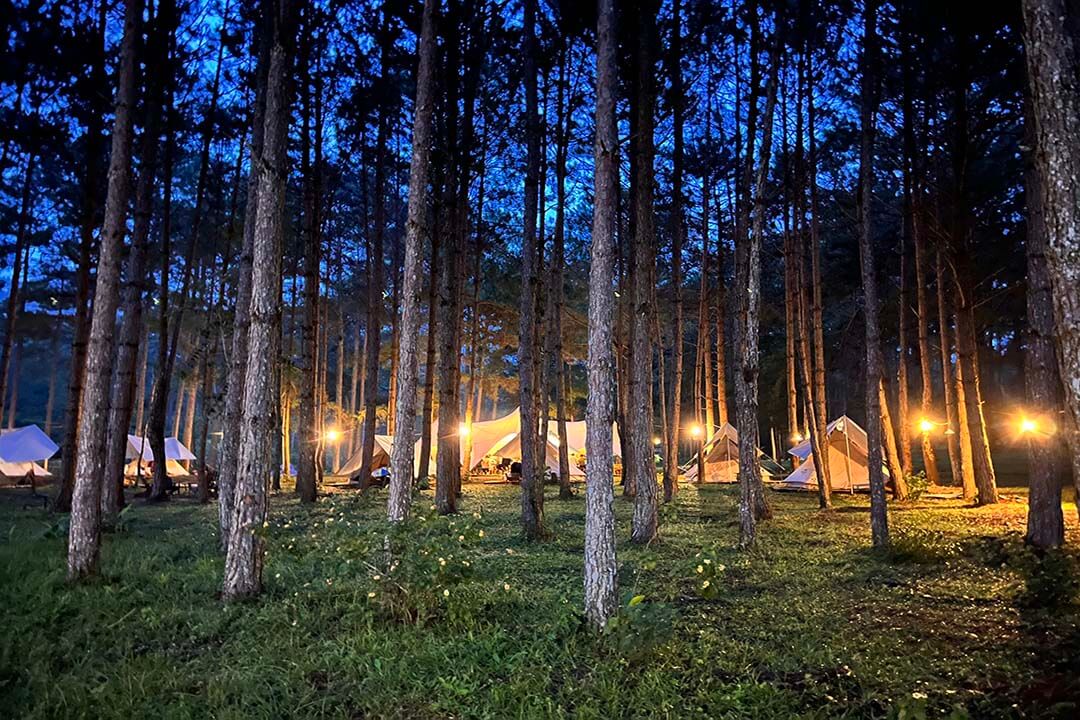 Camping overnight in Tuyen Lam lake