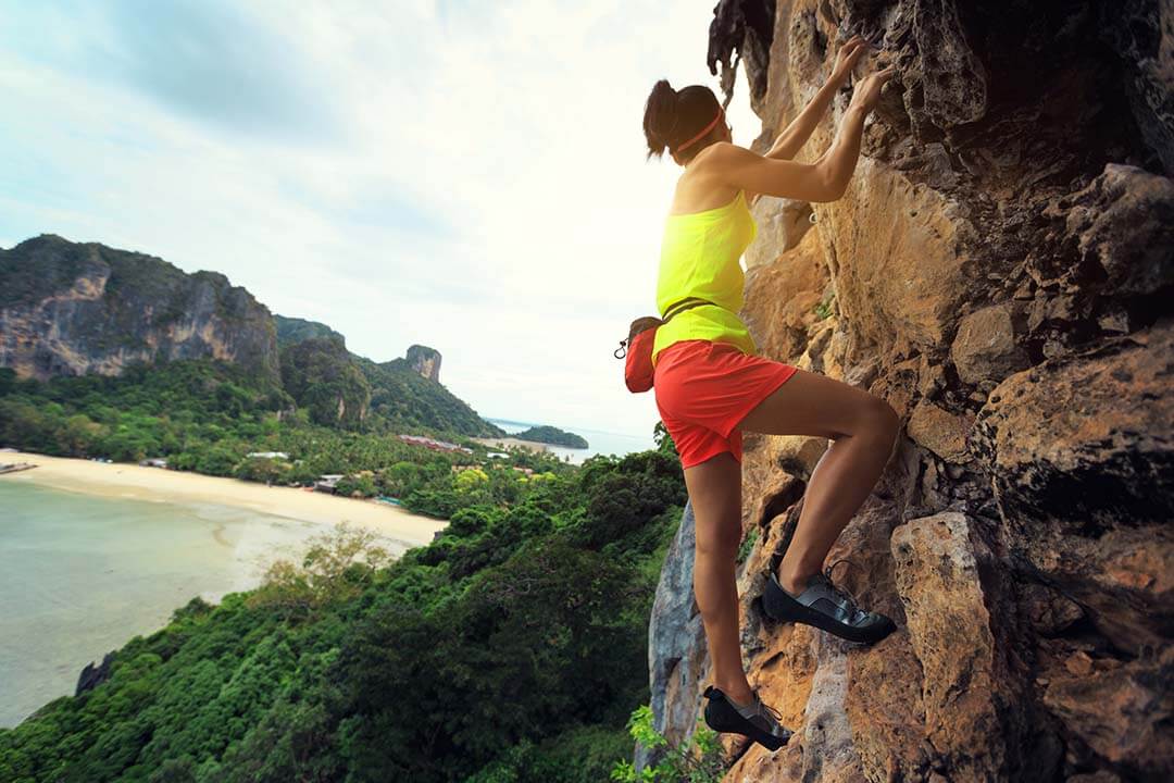 Climbing in Ha Long