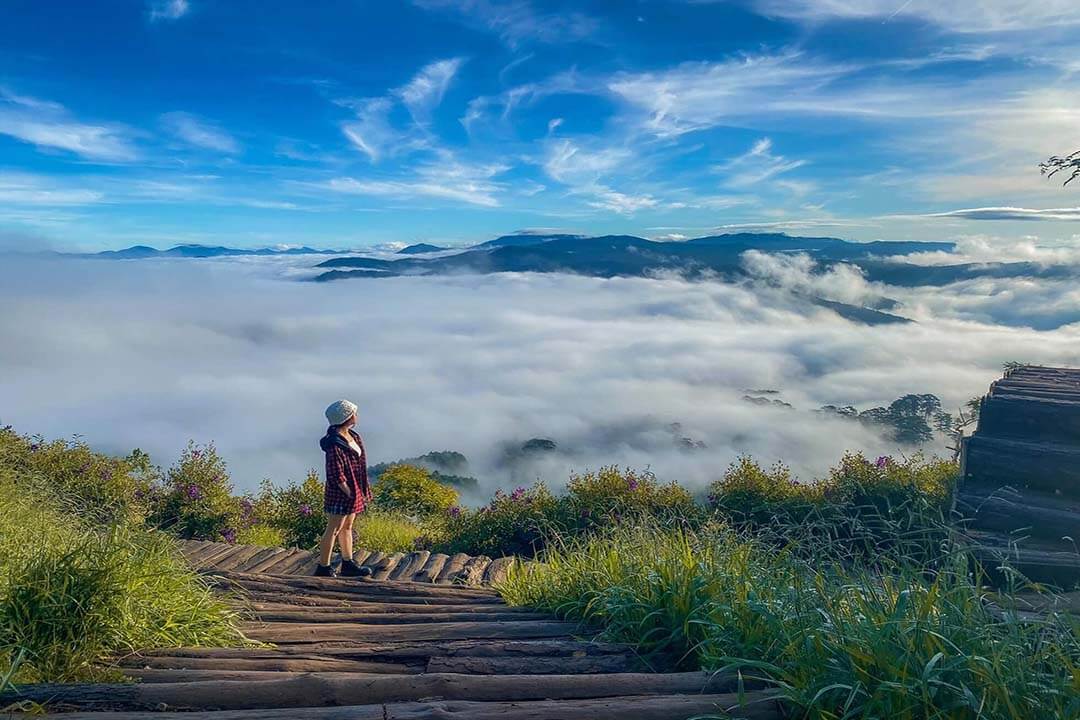 Cloud hunting on Thien Phuc Duc Hill