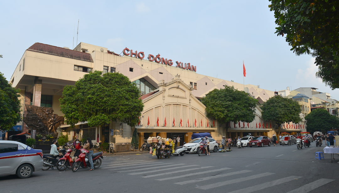 Dong Xuan Market - one of the best Hanoi Old Quarter food market