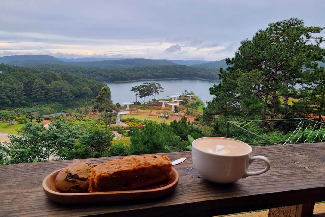 Enjoy a cup of coffee and see the view of Lavender Dalat tourist area