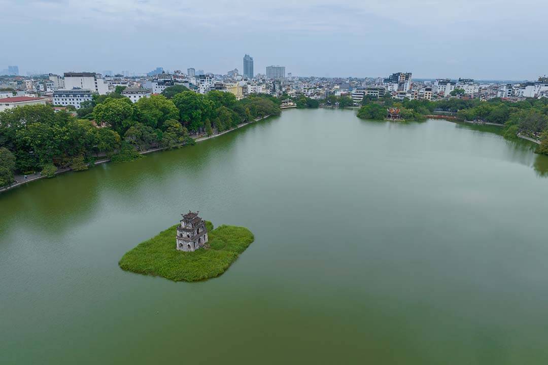 Hoan Kiem Lake skyline view