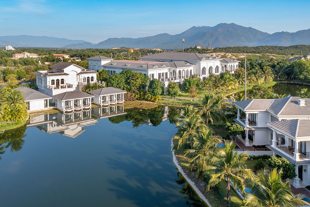 Melia Vinpearl Cam Ranh Beach Resort