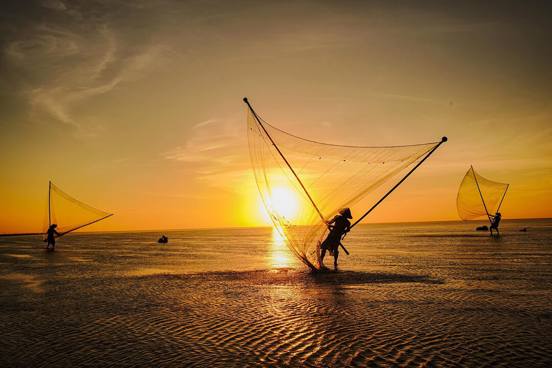 Quang Lang Beach