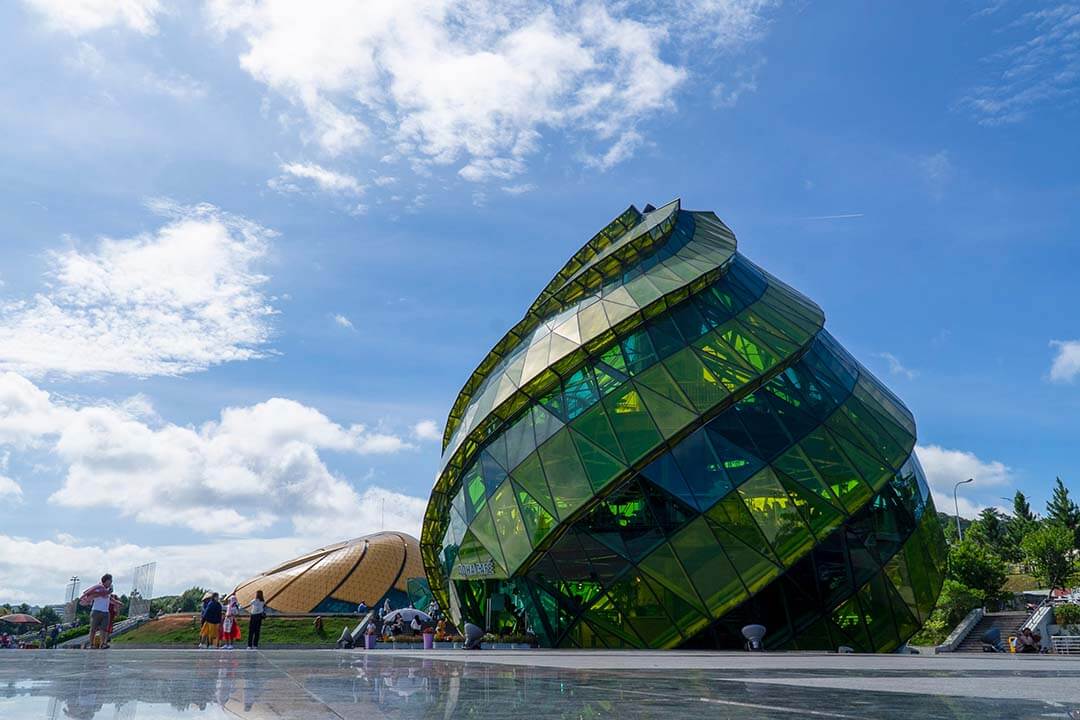 The artichoke flower building in Lam Vien Square