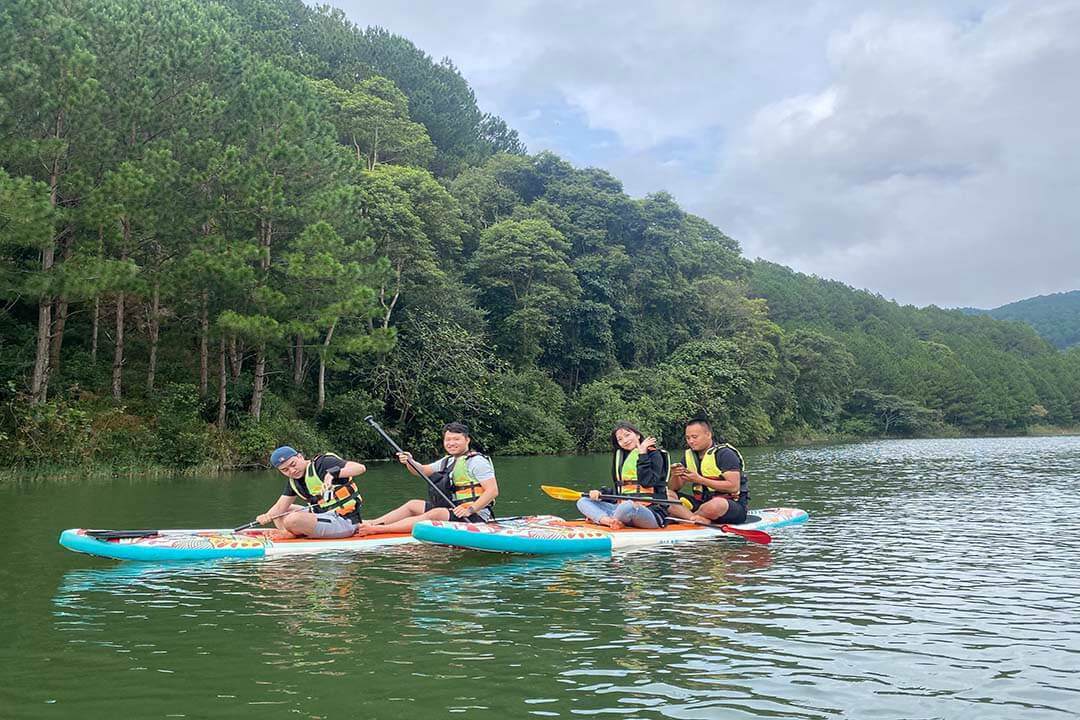 Try SUP in Tuyen Lam lake