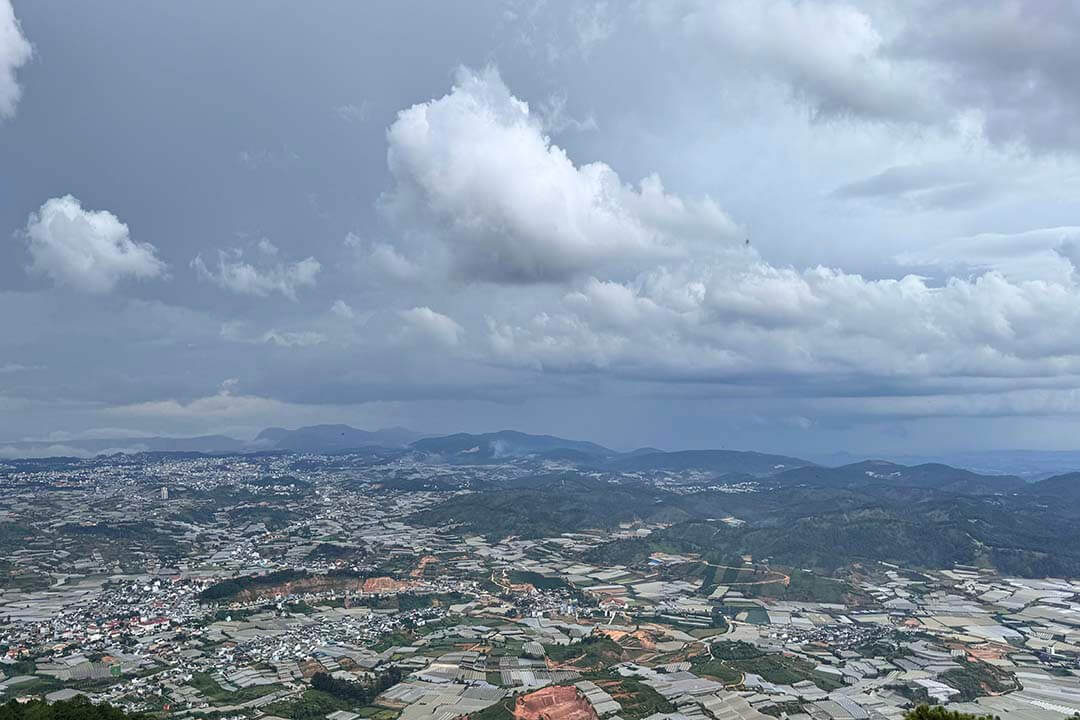 View of paragliding from Radar peak