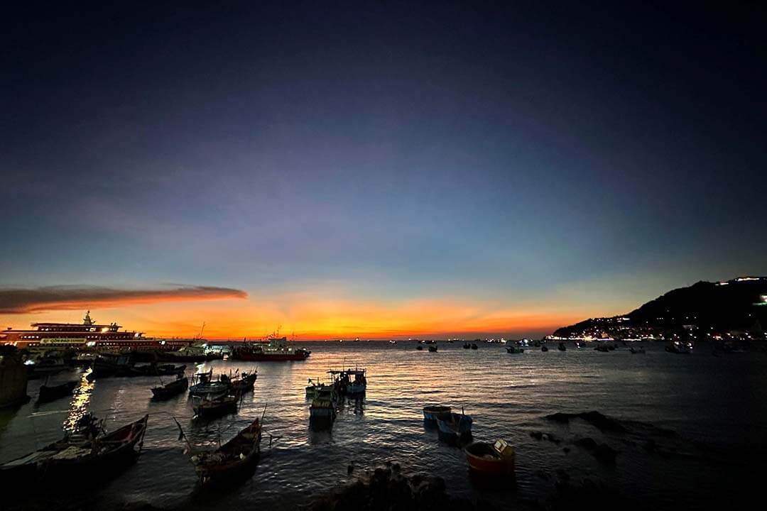 Admire the sunser at sea from Vung Tau lighthouse