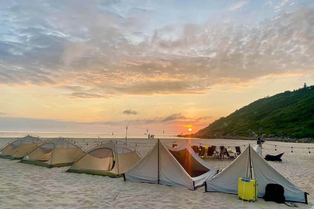 Camping near the beachside