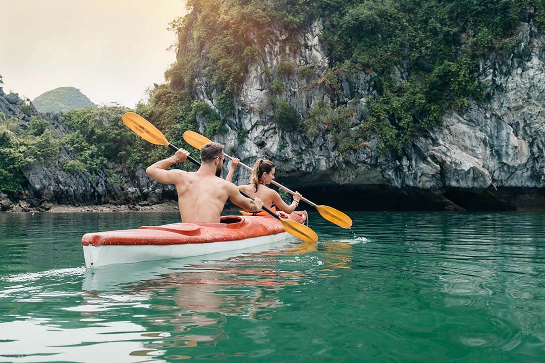 Kayak in Ha Long Bay