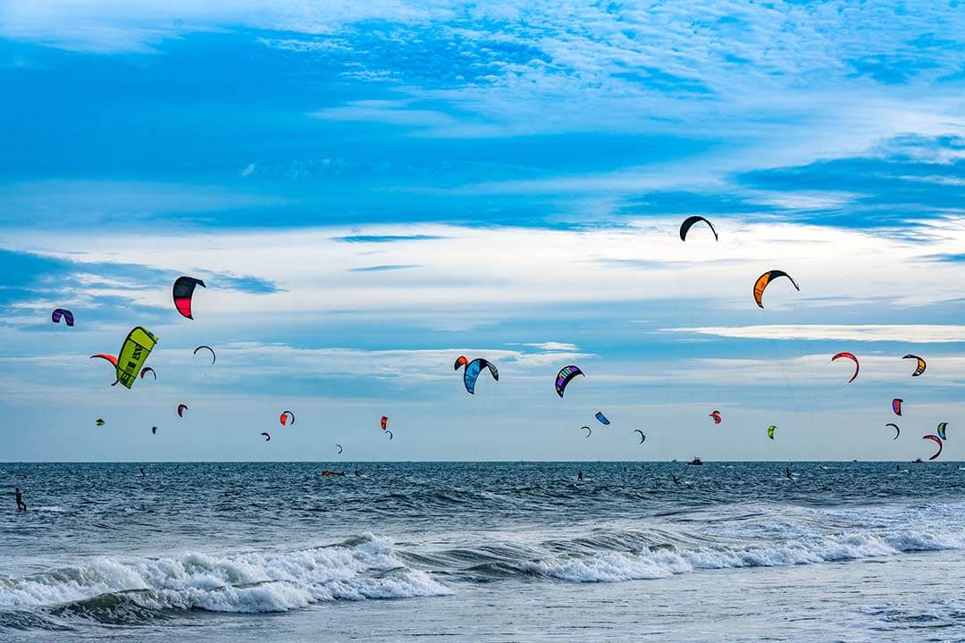 Kite suffering in the waves