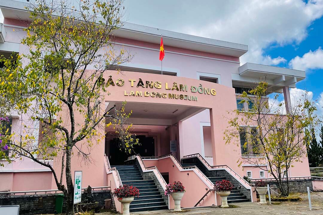 The outside view of Lam Dong museum