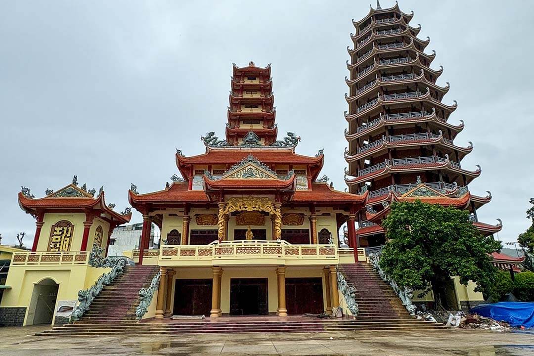 Long Khanh Pagoda overview