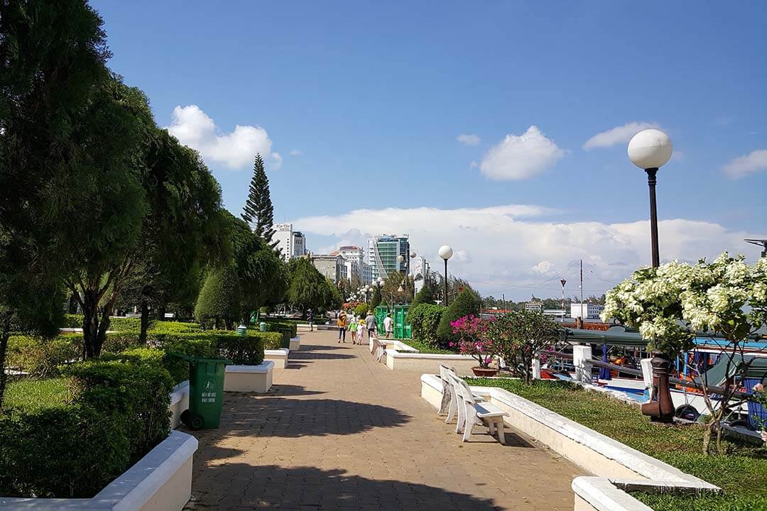 Ninh Kieu Park view