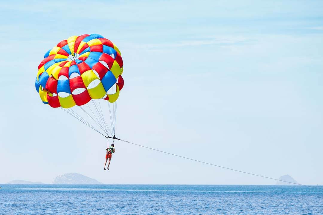 Paragliding on Co To Beach