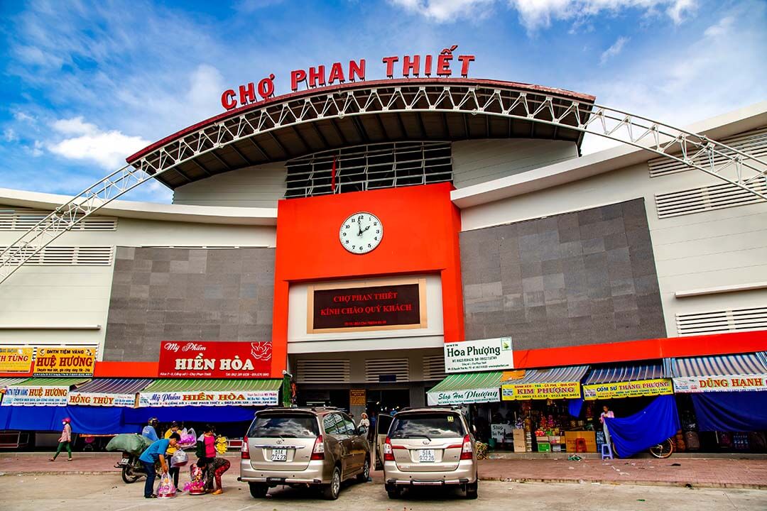 Phan Thiet Central Market overview