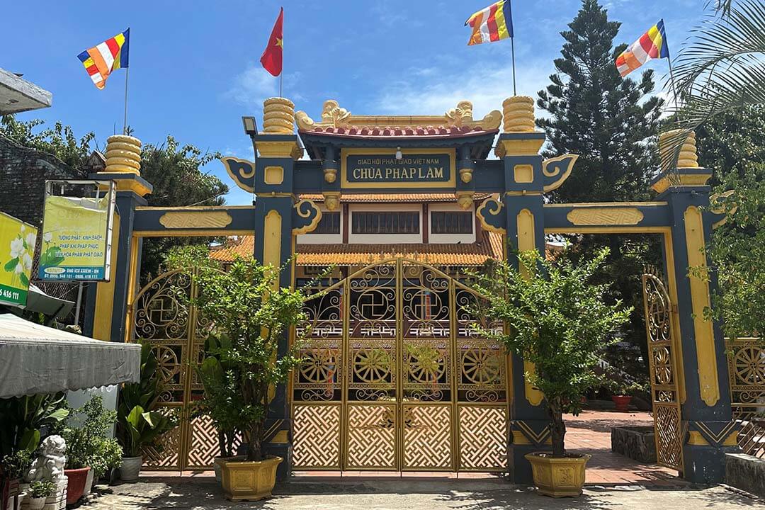 The gate of Phap Lam Pagoda