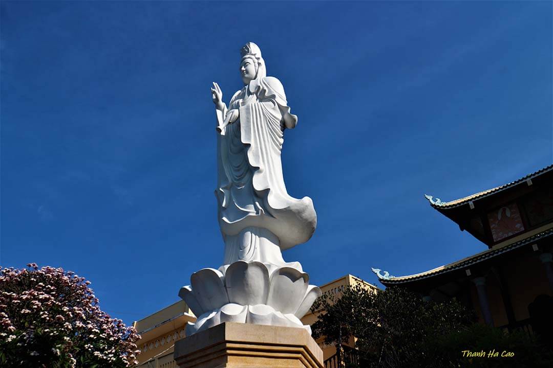 Statue of Avalokitesh Bodihisattva in South Sea Guanyin Pagoda