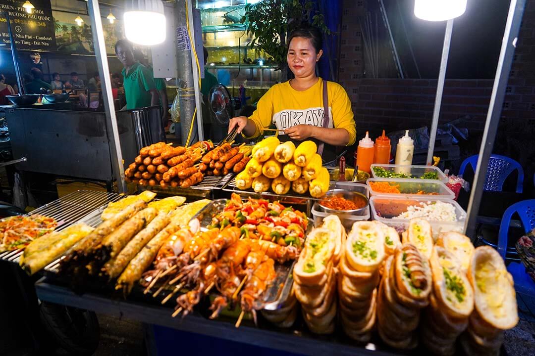 Street food in Da Nang Downtown