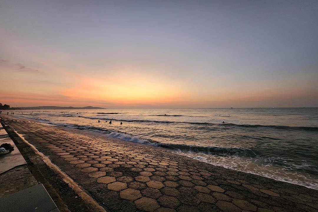 Sunset on Doi Duong Beach