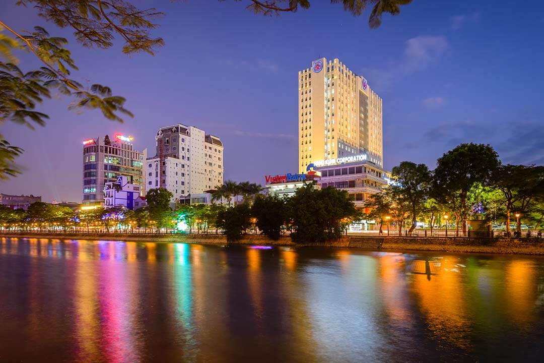 Tam Bac Lake by night