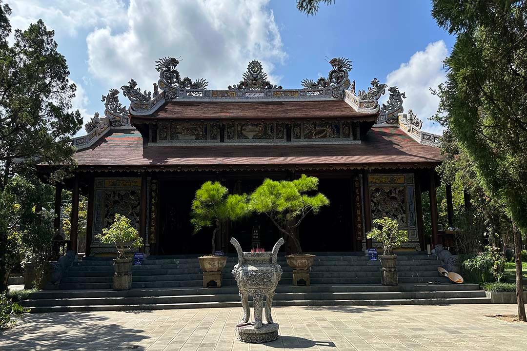 The front of Tu Hieu Pagoda