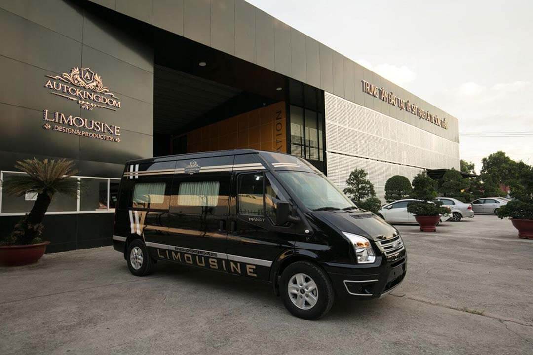 Limousines take passengers from Dalat to Nha Trang