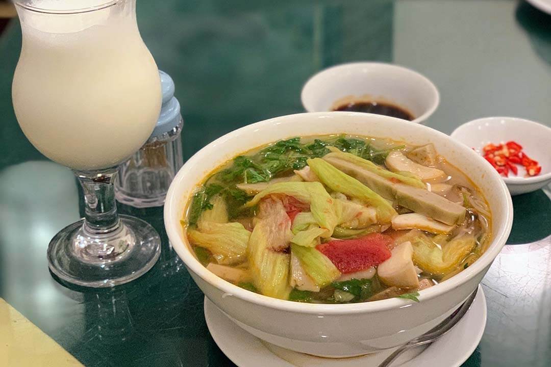 Vegetarian sour soup at Nang Tam Restaurant