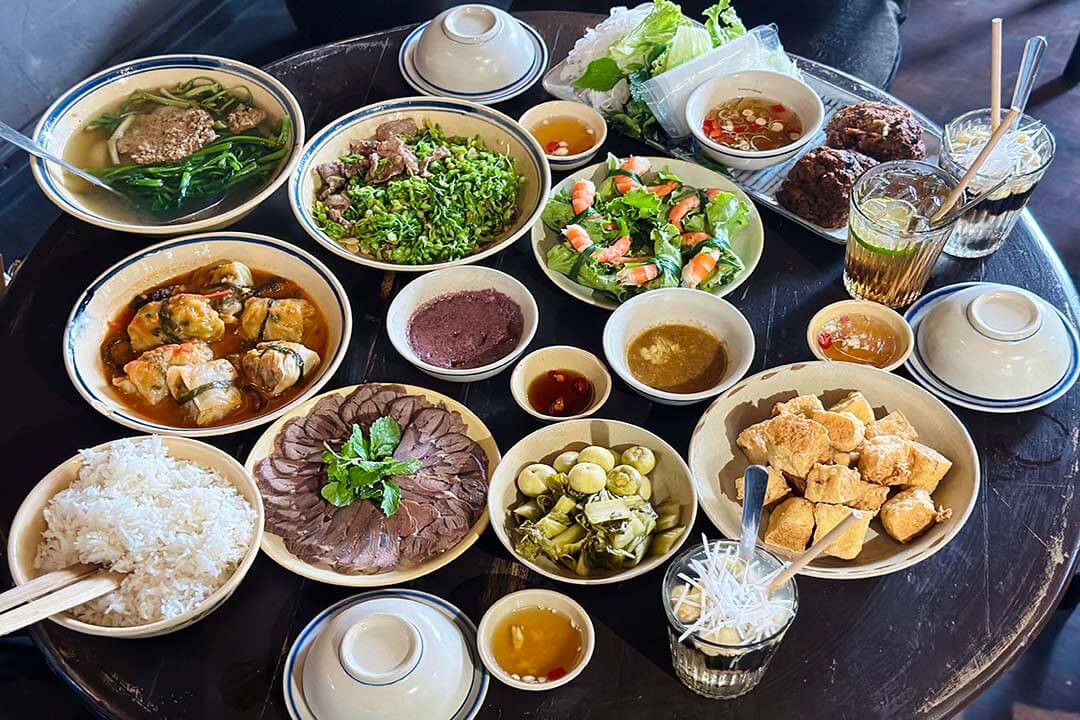 Vietnamese cuisine in Tam Vi Restaurant