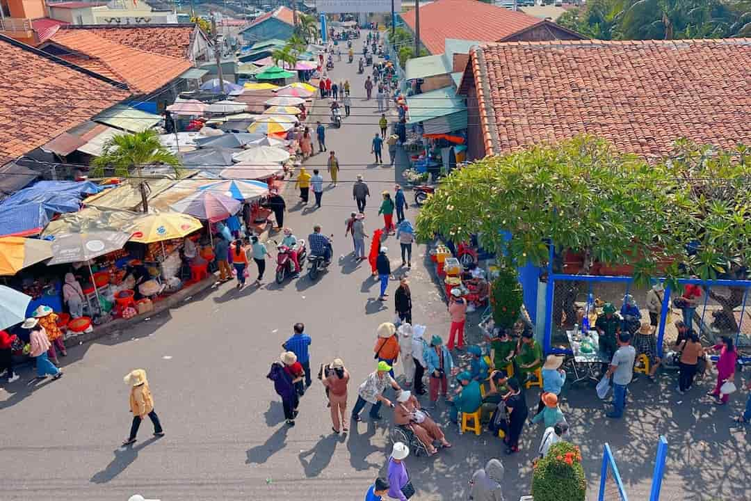 Long Son Island - where celebrate Trung Cuu Festival