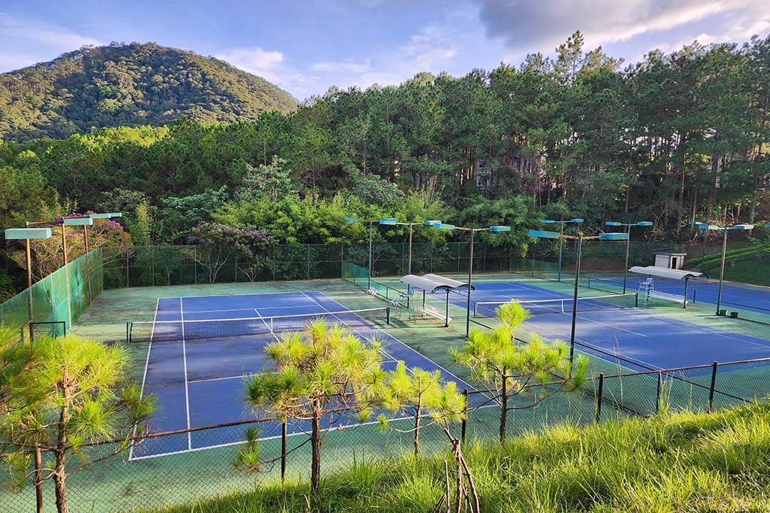 Tennis court at Dalat Edensee Lake Resort Spa